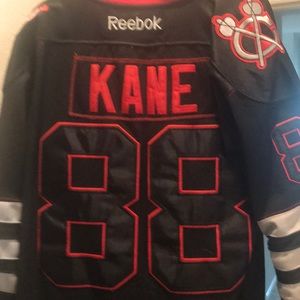 Authentic Chicago black hawks jersey